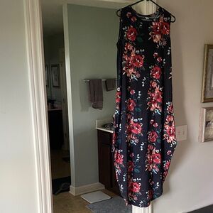 Floral Maxi Dress - Black and Red